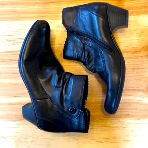 Selling for my mom - she has only worn twice.